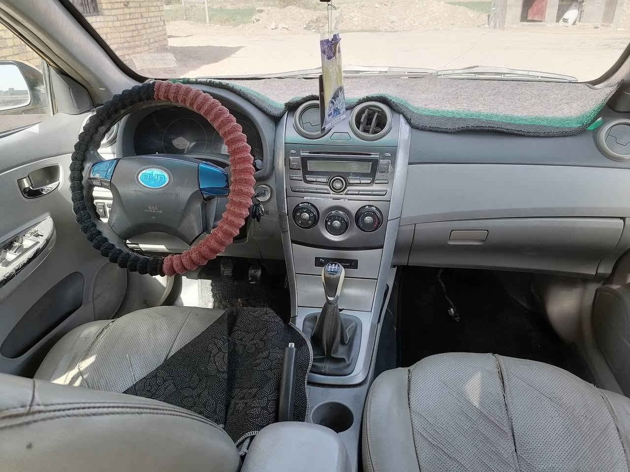 سلام عليكم بي وايدي البيع 2013 سياره ما بيه تبديل بس خياس مصلح مرشوش سنويه 2027 رقم قادسيه العنوان الحمزه الشرقي ***********
