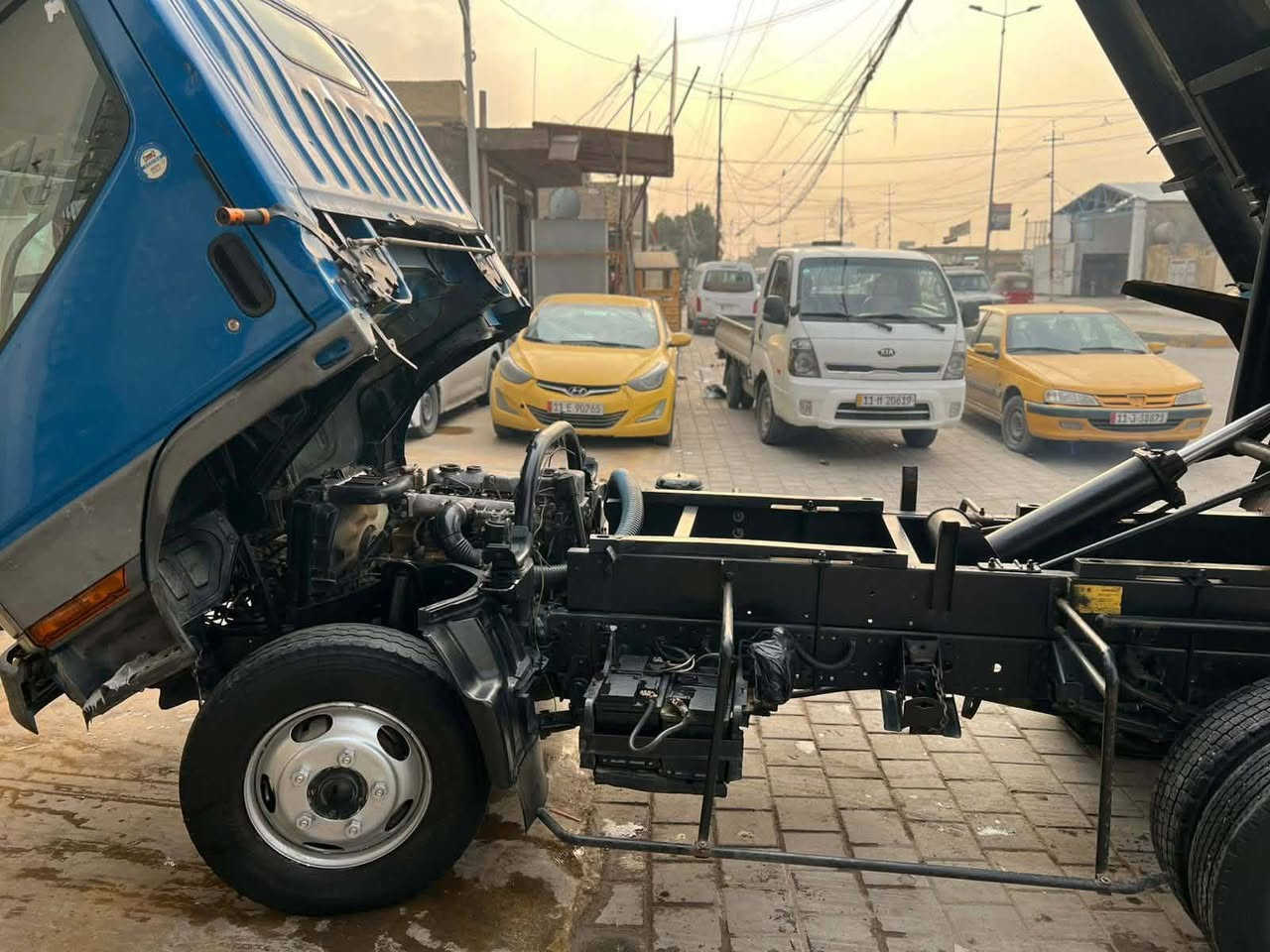 كنتر قلاب بلادي ٣طن دبل شاصي اتصل برقم ***********
