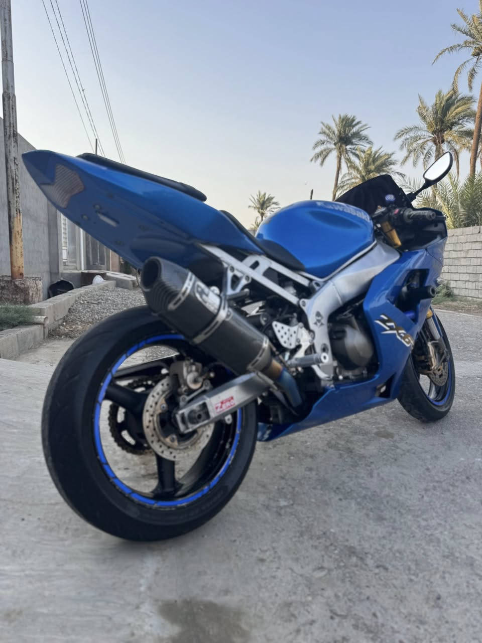 كاوسكي 2004 مابيهاا كل نقص
دراجه كفااالة نظيفة وحلوة
اوراق 
موشراي لايضل يسولف 
عنواني ديالى 
***********
