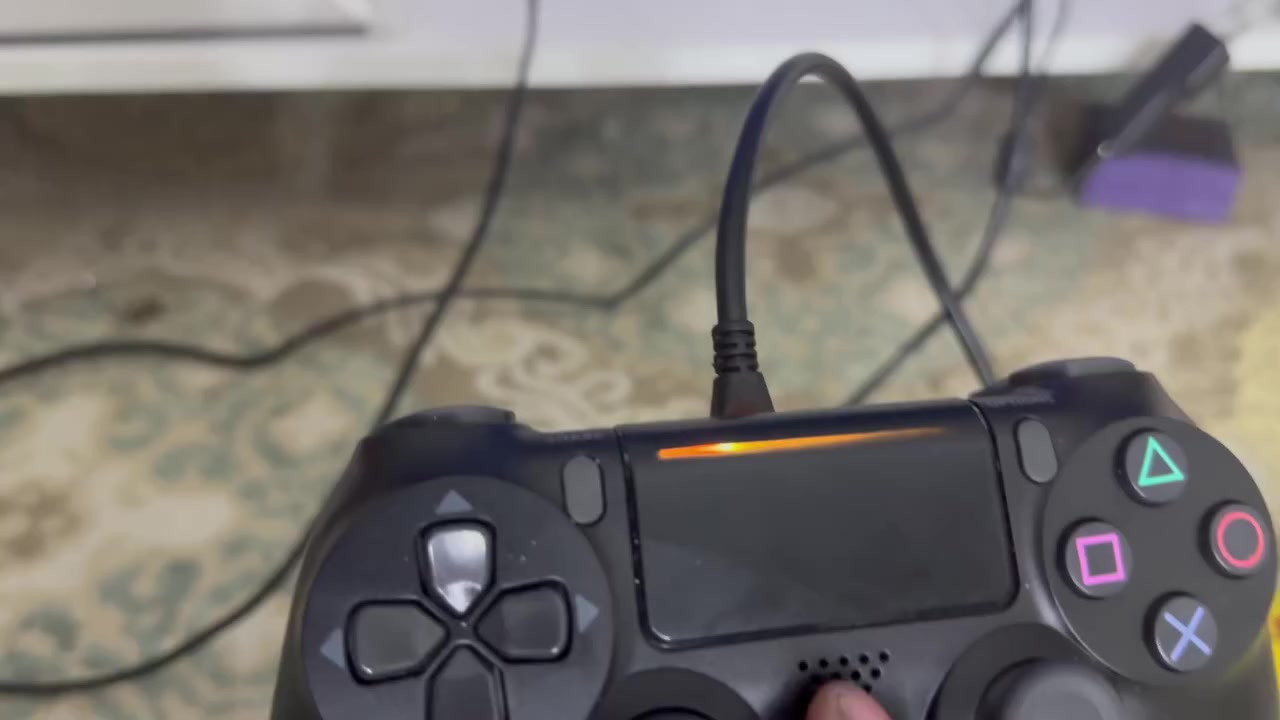 سلـَلا عـليكم ..
بلي 4 اكـس سـلم ..
 ذاكره 550..
مهكـر يتسع 10 العـاب …
احدث 3 العاب بـي ..
لعبـة Pea18.
لعبه MORTEL  .
لعبة GALLD الحـرب احدث جزء 
فـيدو كدامكـم .
طبعاً البلي صارله يمي سبوع ويومين 
مامشخوط شخطه . 
جويستك عدد 2 شغالات 
رام تهكير .
عارضـةة ب300 الف بي مجال لطيبين .
مكاني بغداد الدورة .
رقم وبي وتساب *********** .
