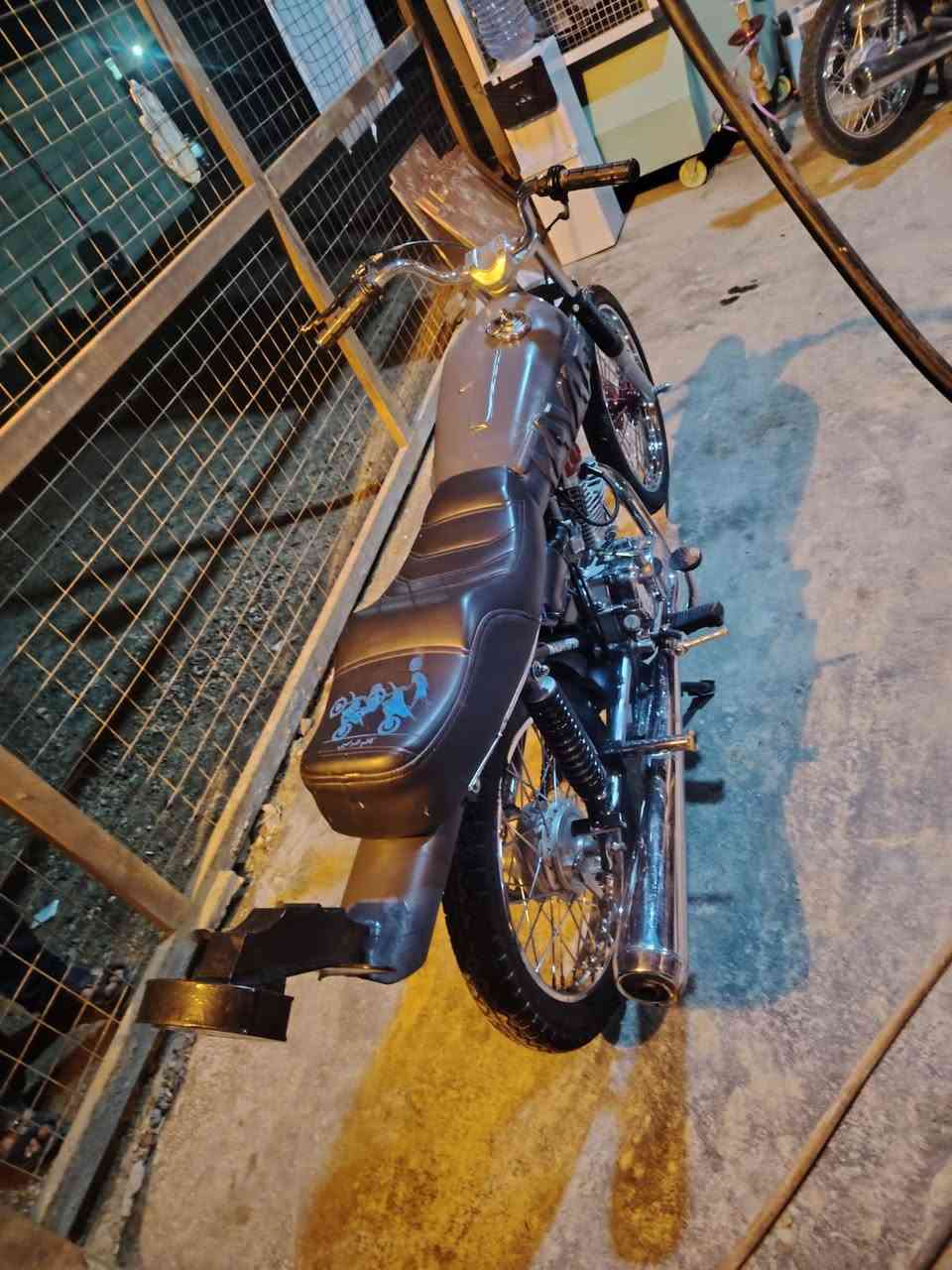 سلام عليكم لبيع  او مراوس بكامله حته لو كلك مكينه 22 ما مفتوح بيه برغي ولتانكي عوزه بس صبغ انه مكمله معجون وتنعيم وصبغت اول قاط وضل قاط واحد الون الي عجبك صبغه ولدراجه اوراقه ضايعه رقم شاصي وبليته موجودات مكاني سماوه مركز


**إذا كنت صاحب هذا الإعلان وتريد حذفه لأي سبب، رجاءا أرسل رسالة إلى الدعم الفني**