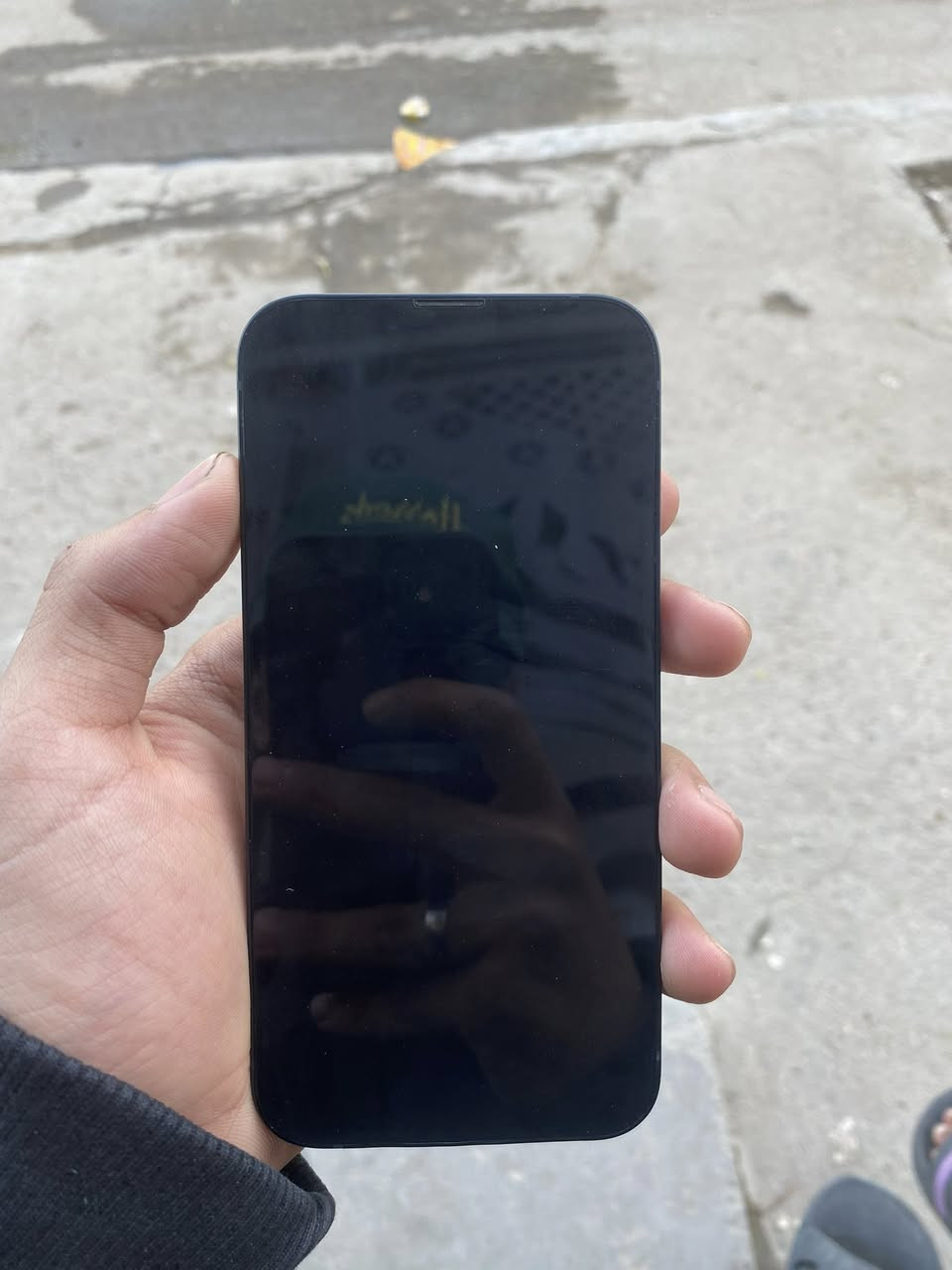 سلام عليكم 13 عادي لون اسود جهاز جديد قبل فترة اخذته من الربيعي السعر 475 بي مجال حق الجية بطارية 90 رقم التواصل ***********
