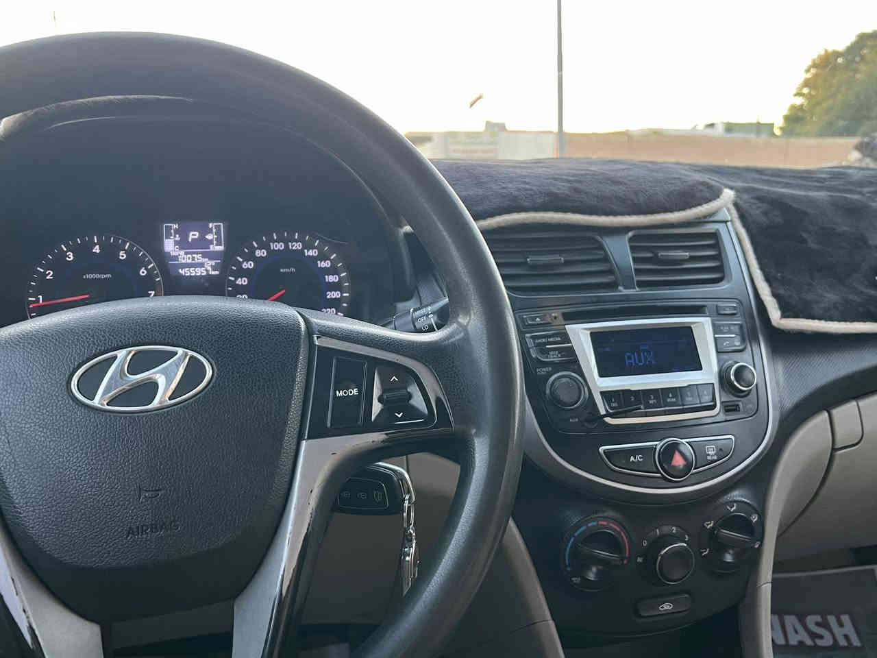 السلام عليكم 
هونداي اكسنت 2016 خليجي رقم أربيل دولي هزه سنويه جديد شرط التحويل محرك 1600 دوش شرط كير أوتوماتيك شرط 
صدر تخم تاير جديد. تدفئه و تبريد شغال. داخل لونين سنتر لوك اشاير ب مري. مرايات كهرباء نضام ايكو. بيها طخه ب چاملغ الأمامي. وصبغ حزام جماليه رش فقط 
مكاني سامراء السعر 90 بيها مجال 
***********
