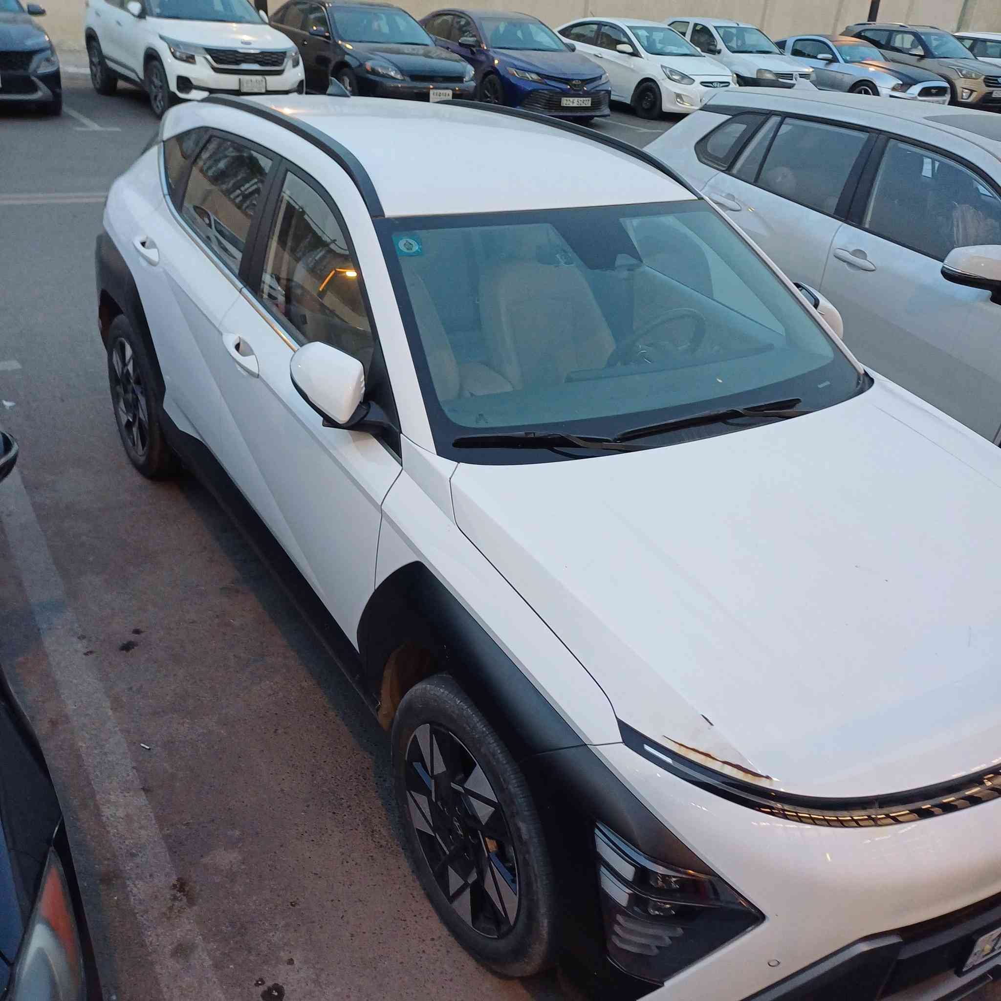 كونا للبيع بغداد 2023هايبرد كامل مواصفات أعلى فئه عدا الفتحه داخل جلد ابيض كشنات الاماميه كهربائي تبريد وهيتر وكشنات الخلفيه هيتر اناره داخلي كل الالوان صندوق كهربائي ترحيب البواب عند الاقتراب كير تعليك وشفتات تحويل ساعات التشبول الى اكثر من 4انظمه وبعد بيها مواصفات رقم *********** السعر165 حادث جاملغ مبدل ابلادي والباب خسفه بدون دواخل ولا ايرباك
