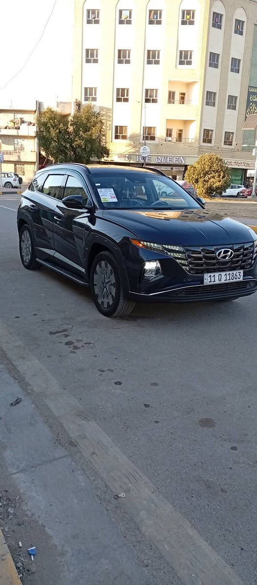 السلام عليكم توسان لون نيلي  موديل 23  وارد امريكي رقم بغداد تحويل مباشر ماشيه 30  فول مواصفات عده فتحه مكينه 2500 مكاني بغداد الاعصميه السعر 197 رقمي ***********
