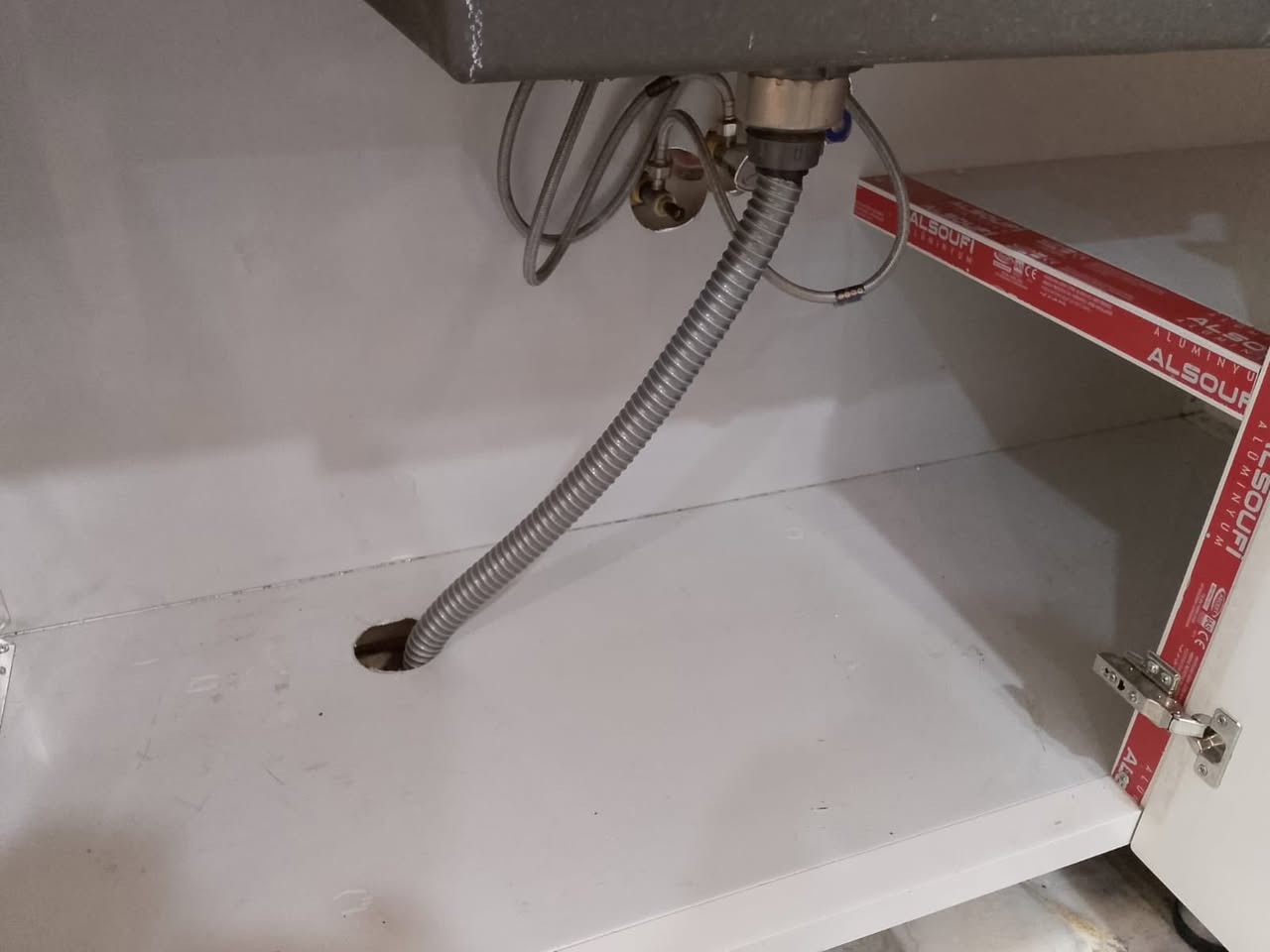 السلام عليكم كاونتر جديد للبيع استخدام شهر فقط سويته بمليون و٨٠٠
الداخل المنيوم والخارج خشب والسطح مرمر والسنك ستيل وبي مكان طباخ ومرشحة بلتن قياسه ٣ متر 

المكان الدولعي


**إذا كنت صاحب هذا الإعلان وتريد حذفه لأي سبب، رجاءا أرسل رسالة إلى الدعم الفني**