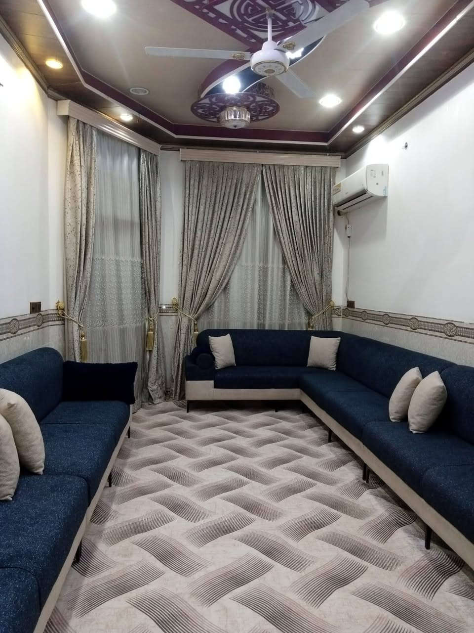 مشتمل للبيع 125متر طابو صرف ( السعر ١١٥ مليون )
بابل حي الجزائر منطقة البو عجاج خلف محطة الوقود 
المساحة ١٢٥ متر الواجهة ٦.٢٥
يحتوي 
غرفه نوم 
استقبال 
هول +مطبخ 
مجموعة صحية داخلية وخارجية 
عرض الشارع 10متر تبليط 
يبعد عن المدارس 100 متر 
السعر ١١٥ مليون قابل للتفاوض 
للاستفسار الاتصال 
***********
***********
مكتب عقارات أبراج بابل 
عنوان المكتب بابل حي الجزائر مقابل الجسر الدولي
