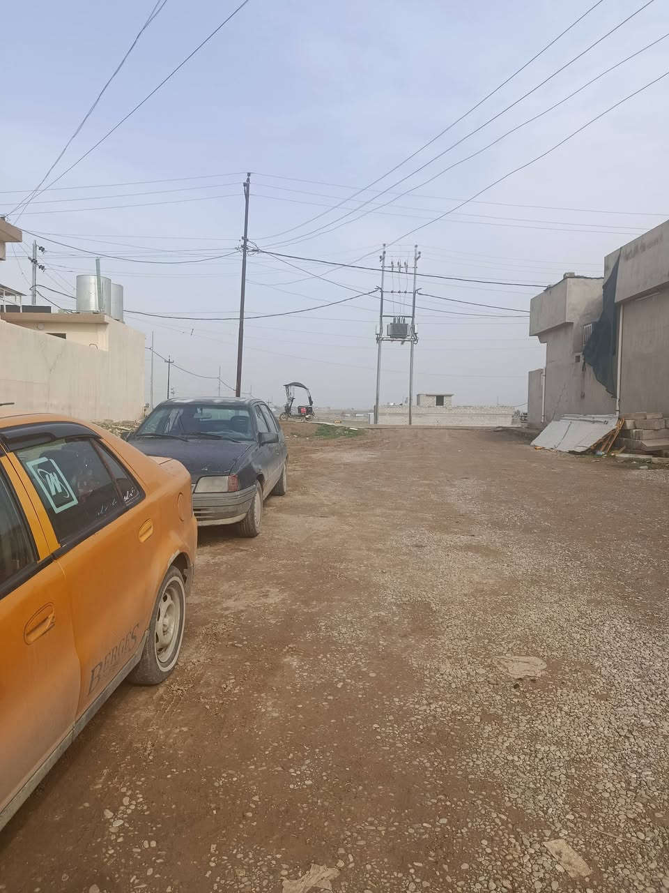 قطعه ارض للبيع المساحه 160 الواجهه 10:30 السعر 26 وبيها مجال للاستفسار المعلوماتل اتصل على الرقم *********** اسيا *********** ظهر جمعيه الزراعه من كليه الحياه
