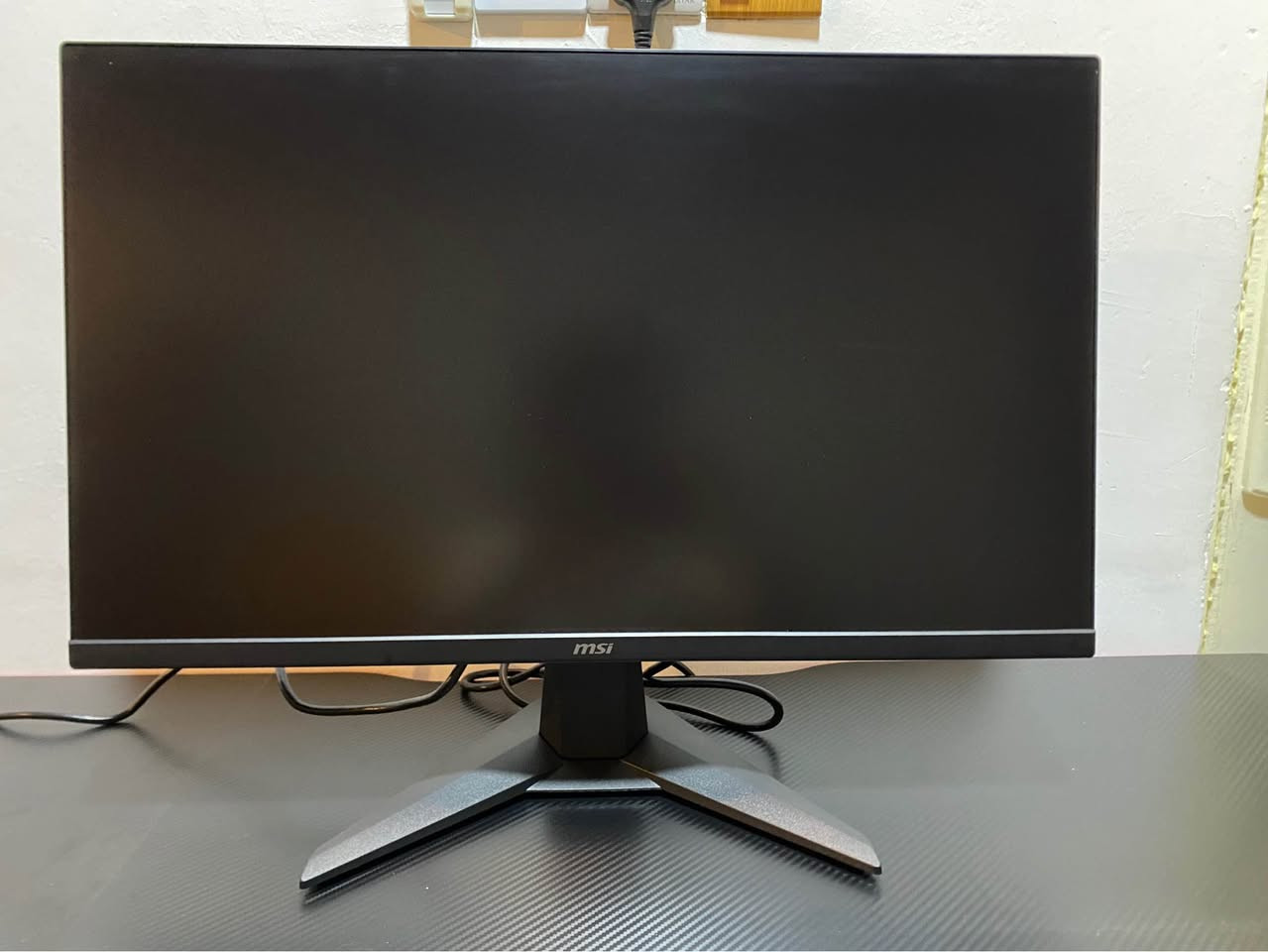 Screen Size: 27-inch flat 
Panel Type: Rapid IPS 
Resolution: Full HD (1920 x 1080)
Refresh Rate: 180Hz
Response Time: 0.5ms (GtG) 
Sync Tech: Adaptive-Sync
Ports: 
2x HDMI 2.0
1x DisplayPort 1.4
1x Headphone jack
MSI AI Vision dark-booster

+9647502396988
0️⃣7️⃣5️⃣0️⃣2️⃣3️⃣9️⃣6️⃣9️⃣8️⃣8️⃣
WhatsApp / Telegram / Viber

ته‌نها له‌و سوچه‌ی دیاریكراوه‌ ئه‌و په‌ڵه‌ی هه‌یه‌ به‌ شه‌رتی ئه‌وه‌ی زیاد نه‌كات
فقط في الزاوية يوجد بقعة بشرط الفحص كويسينجاك, أربيل


**إذا كنت صاحب هذا الإعلان وتريد حذفه لأي سبب، رجاءا أرسل رسالة إلى الدعم الفني**