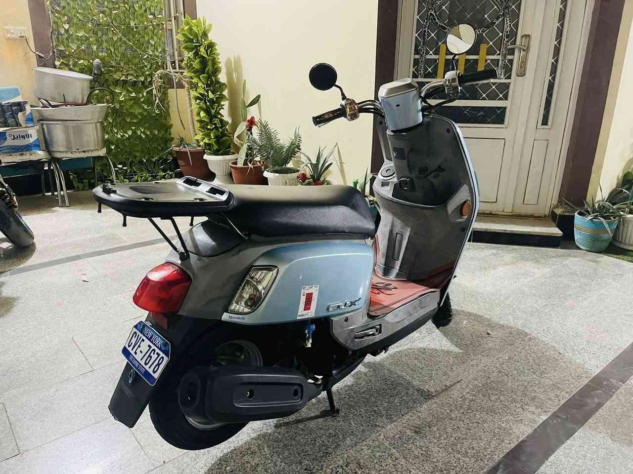 سلام عليكم دراجه بوليس مصطره للبيع موديل 2013 كله بلاديه كلشي شغال سعر مليون وخمسين ***********
