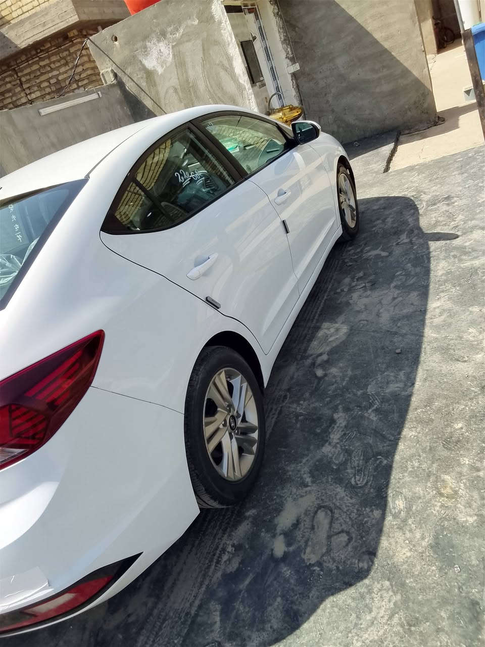 النترا موديل 20 كفاله صبغ بنيد فقط
سياره جديده كل نقص مابيها كير مكينه تبريد كفاله 
مكاني بغداد التاجيات 
السعر 136 تحويل ثاني يوم 
‏‪***********‬‏
