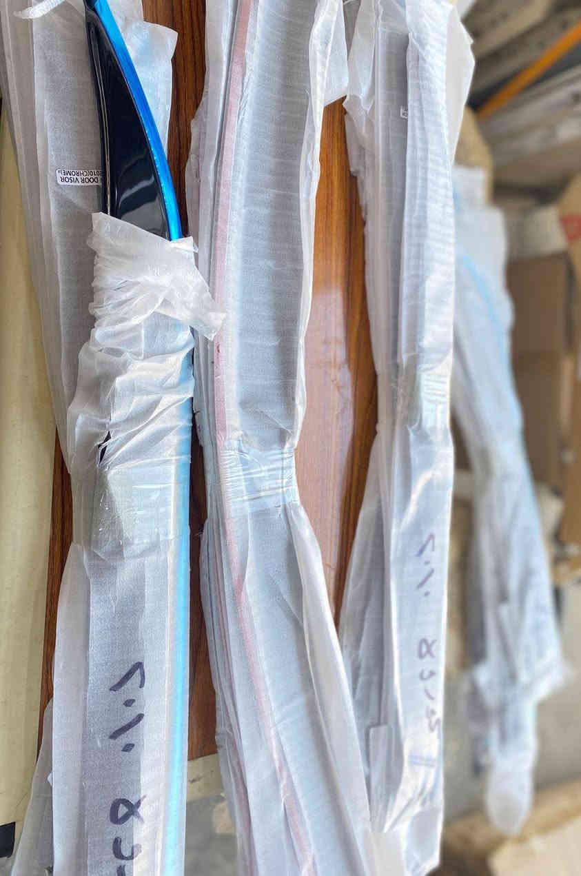 السلام عليكم...  غراض كورلا للبيع...
دكت تبريد ابو الساعة 25الف... 
سلف كورلا خليجي 50الف... 
فرارات تبريد 30الف.. 
فسفورة لد دعامية 15الف.. 
بك لايت كورلا من 2009ل 2013تخم. 65الف... 
ولف حماوة اصلي 15الف... 
صاجيات دكم جام. تخم 35الف.. 
حصيرة دعامية خلفية 15الف.. 
لد سويج 15الف... 
نيكل تحت ابواب 25الف.. 
نيكل شباك خليجي 15الف... 
مطريات فوك. جام 25الف تخم... 
بلوجتكرات كزاز15الف.. 
شريط. استيرن ابو فسفورة 15الف.. 
جوين عطسه شوته... 30الف.. 
كايد ابواب واحد. 10الف.. 
رموش لايت نيكل زوج 15الف.. 
سفيفة جنطة 25الف.. 
يدات داخلية تخم 55الف.. 
كوع ماء فافون 15الف..  
موجود توصيل لجميع المحافظات.. ***********
