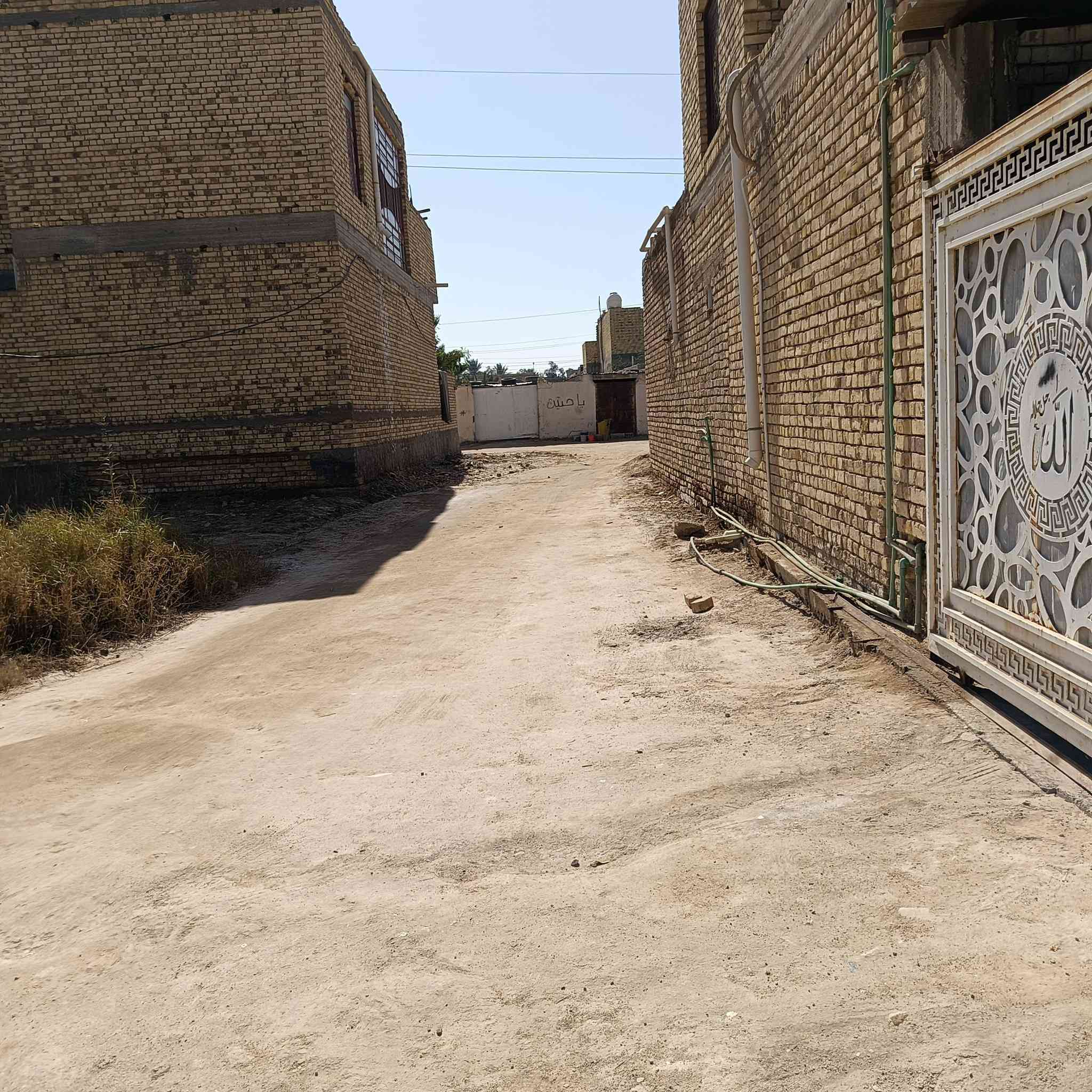 قطعه ارض زراعيه للبيع مساحه 200متر مشتل الزهور
***********
