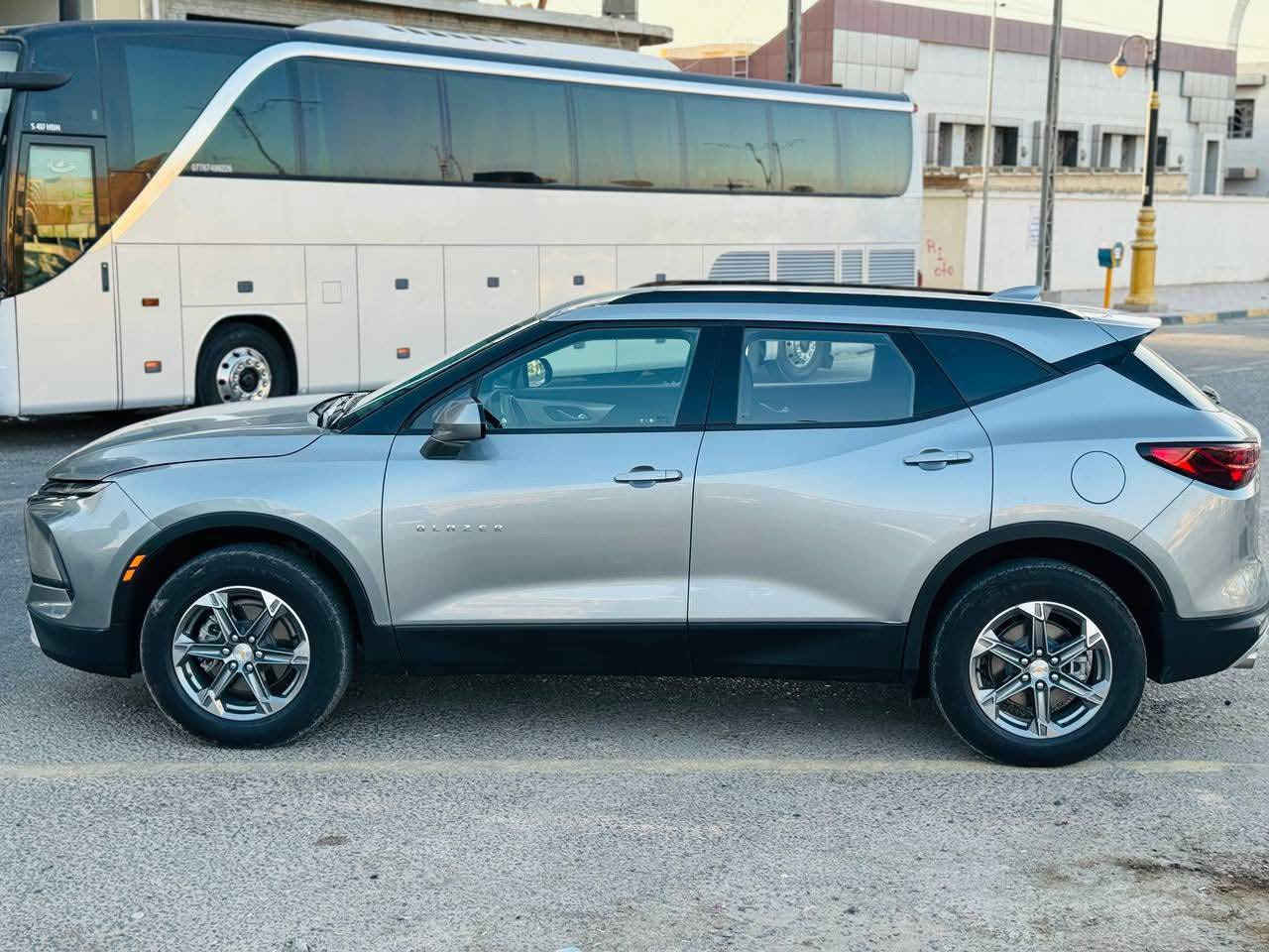 السلام عليكم

شوفرليت بلايزر للبيع 

موديل 2024

رقم بغداد إنكليزي 

مكينه 2000تيربو

ماشيه 30

بدون حادث السياره مكفوله 

دخول سرقه فقط جاملغ 

السياره فول مواصفات 

تشغيل عن بعد 

جنطه كهرباء 

كشنات كهرباء 

انضمه قياده

رادارت

حساسات

توقف ذاتي 

تحديد مسار 

كشنات تدفئه وتبريد 

فور ويل السياره 

وبعد بيه هواي مواصفات خير من الله 

السعر 3شدات

مكان السياره كربلاء

***********
