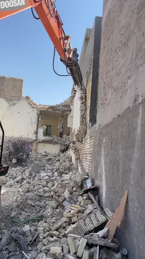 مستعدون لهدم وتفليش البيوت القديمة والمحلات وقطع البيوت  ورفع الانقاض وتعديل الارضية بموادها يعني ما اخذ فلوس بس المواد واسويلهيا كاع في كافة مناطق ديالى للتواصل الاتصال على الرقم ‏‪***********
