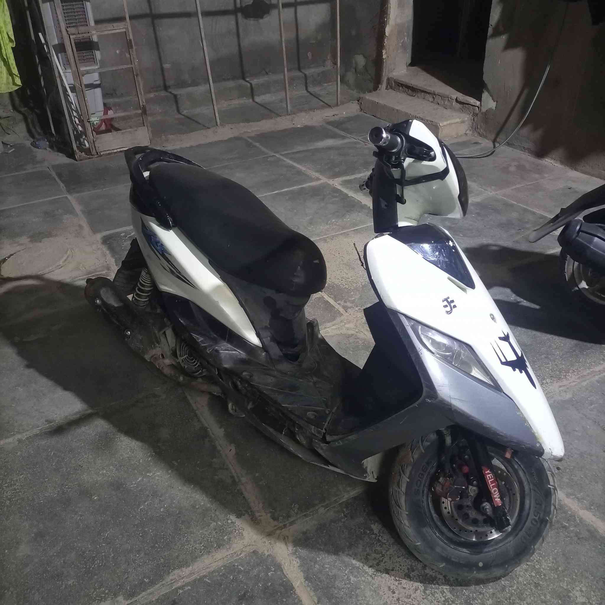 السلام عليكم دراجه ثعلب جي تي ار مكينه مجفته كفراته مختمه يرادله شويه ترتيب ابرياكات  خلفي اماي شغال  سعره 275مكاني حي اور سبع اقصور ***********
