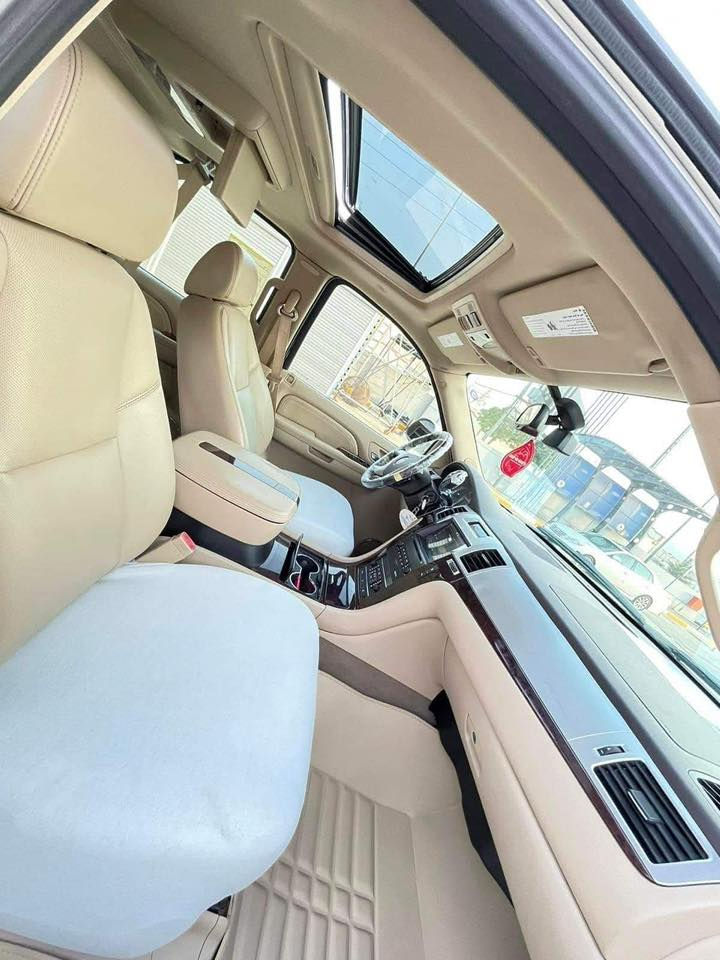 السـٌلام عـليكمٓ كاديلاك اسكاليد 2007ادوات مكفولة من الكص والضربة والفتح اكفلها عشاير وسرقة اللون صدفي السيارة جديدة بمعنى الكلمة السعر 120
السيارة جاهزة من كل النواحي 
إذا اكو مراوس أرسلها خاص بشرط 7 راكب 
***********
