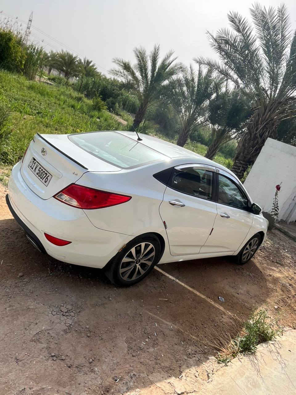 أكسنت للبيع موديل ١٧ سياره فول تبريد تخم تاير مكينه 1600 كير ماشيه ١٣٠ سياره ماخذه قصد من ابو معرض بلمحموديه وبسمه  اكاتبك وياه يسويلك وكاله بين ماتنفك ويحول سياره مكان سياره محموديه سونار مرفق جاملغ لأيسر بدلته وصبغته جديد  سعر ٨٥  
***********
