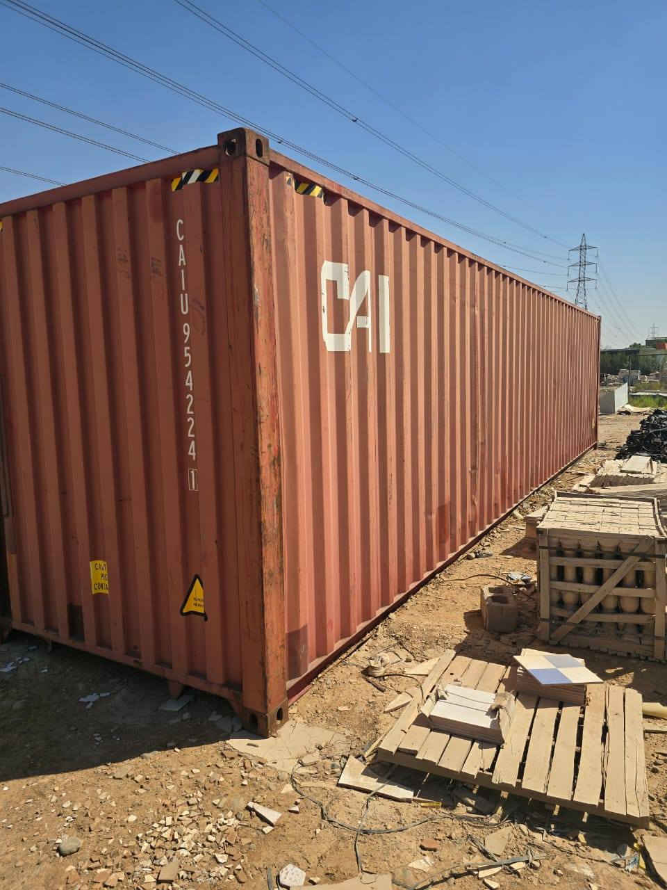 السلام عليكم حاويه للبيع نضيفه للاستفسار ***********
