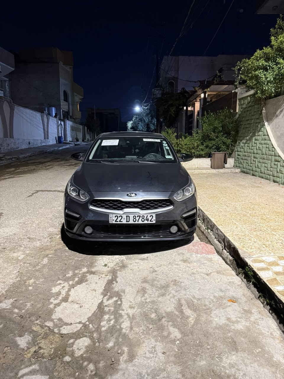 كيا قورتي 2021 السياره كلين بدون صبغ بدون تعديل بارد ضررها دعاميات وغصعتين بتريشه الصندوك السعر 155 رقم دولي وهزه جديده السياره بأسمي ***********
