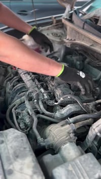 سؤال يتكرر دائماً من زبائننا ، هل زيت أدنول بي مواد تنظف المحرك من الد...