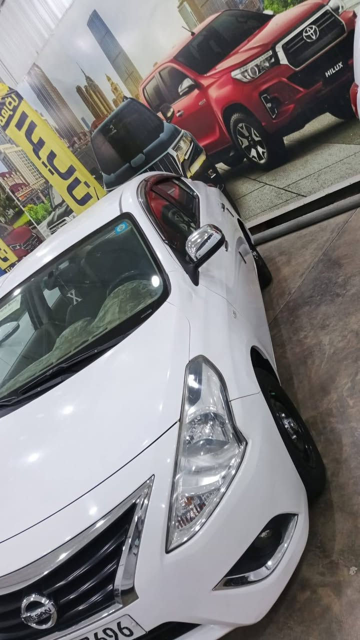 السلام عليكم 
سني هندي خليجي 2020
ماشيه 63 كيلو ، سياره مكفوله عام ،بدون صبغ بدون تبديل 
ماعدا رصعه في الجاملغ الامامي 
مواصفات،شاشه كامره حساسات تحكمات دبل ايرباك كيج وروم يدات نيكل بلوجكتر امامي كير محرك تبريد مكفول وجديد تخم تاير جديد ،رقم بغداد هزه جديد سنويه جديده بأسمي السعر ، 119 وبيها مجال ،
العنوان/بغداد/الاعظميه قرب ساحه عنتر 
،الهاتف/***********,,
