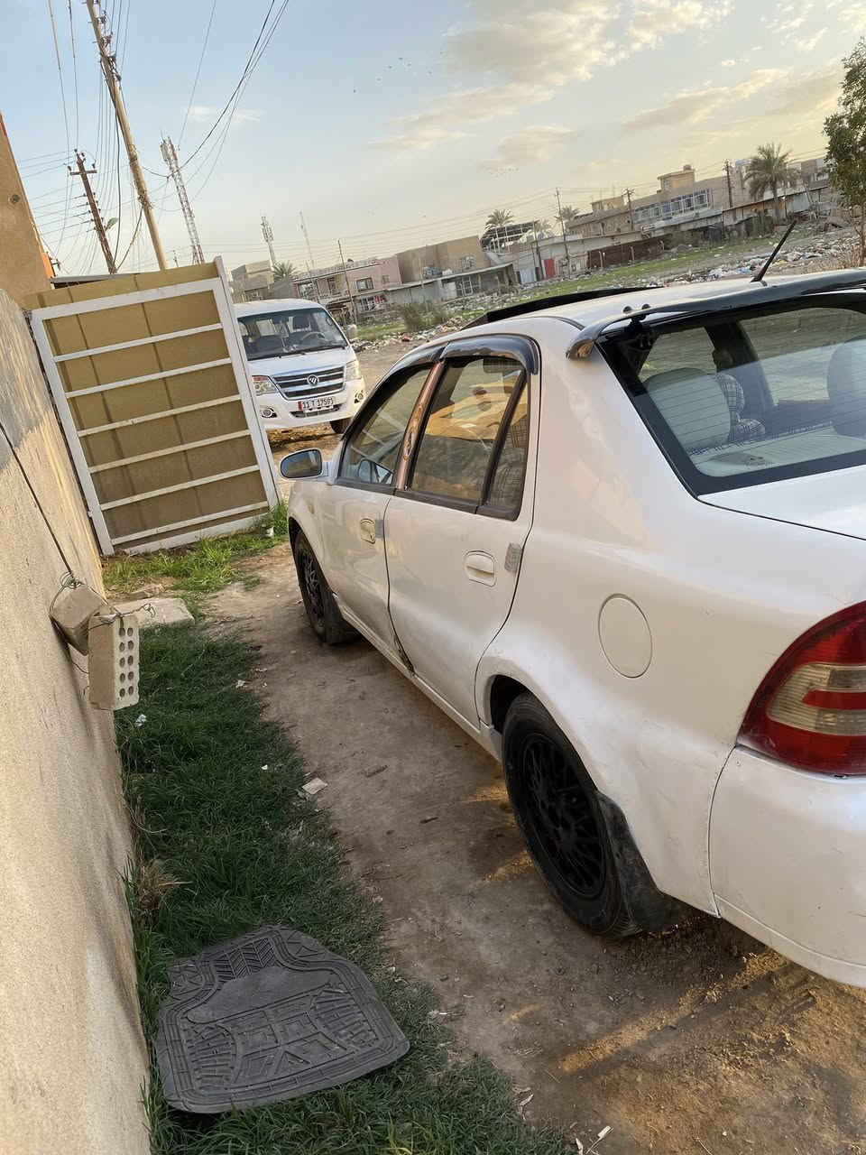 السلام عليكم سيكي للبيع موديل ٢٠١٣ بأسمي سنويه ٢٠٢٨ سياره جاهزه من كلشي تبريد  ثلاجه تدفىه كامله مكمله كامره خلفيه تخم تاير جديد ويل مشجر اسود حادثه فقط جامع ايمن ومبدل اصلي من شركة وبنيد اثر جراد وكع عليها انقاض ومبدل بدون بدنه وشواصي ولغود كله مكفول سستم سماعات دوشمه كامله سياره مال بيت ونظيفه سعر ٤٢ وبيه مجال بيه تلحيضات دشبول بنص بي كسر ومصلح بصيط ومعمره ورقم بغداد وهذا رقمي ***********
