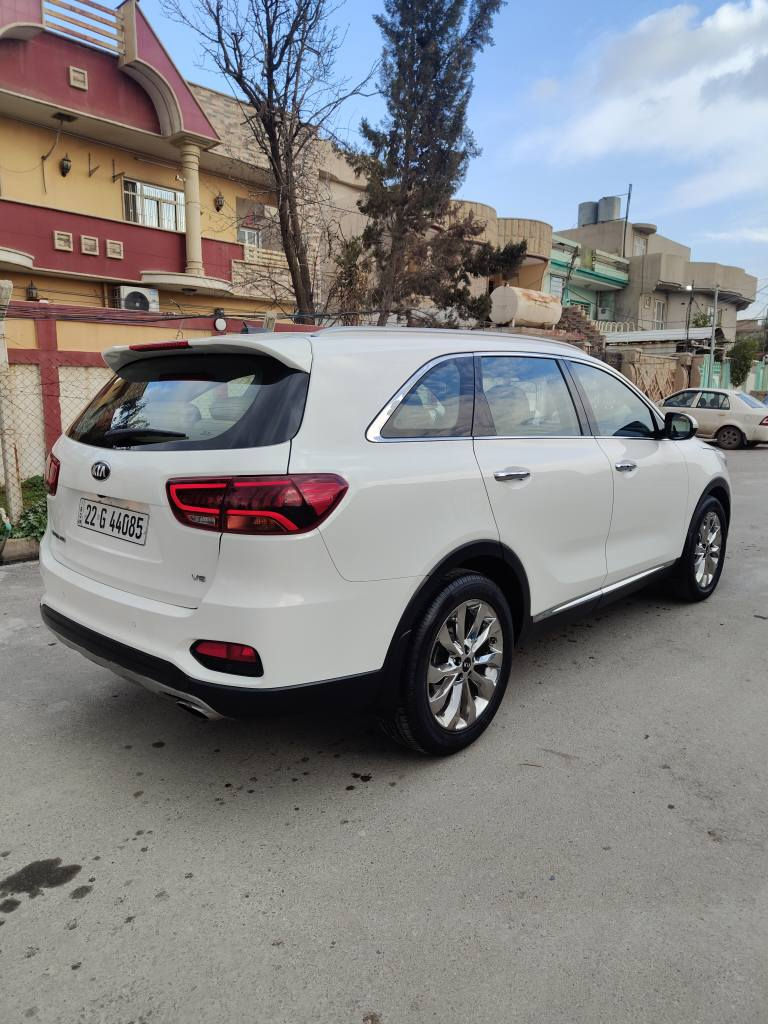 سورنتو 2018 خليجي تعديل بخشم البوند وبارد بل باب خلفي يمين بأسمي شرط التحويل هزه وسنويه جديده مواصفات تبريد ثلاث قطع مركزي 4, كاميرات مانع انزلاق 3 وضعيات قياده هندبريك  بصمه كشن السائق كهرب محرك 6 سلندر شرط ما مفتوح سياره جاهزه للاستفسار الاتصال ***********/*********** موصل, نينوى
