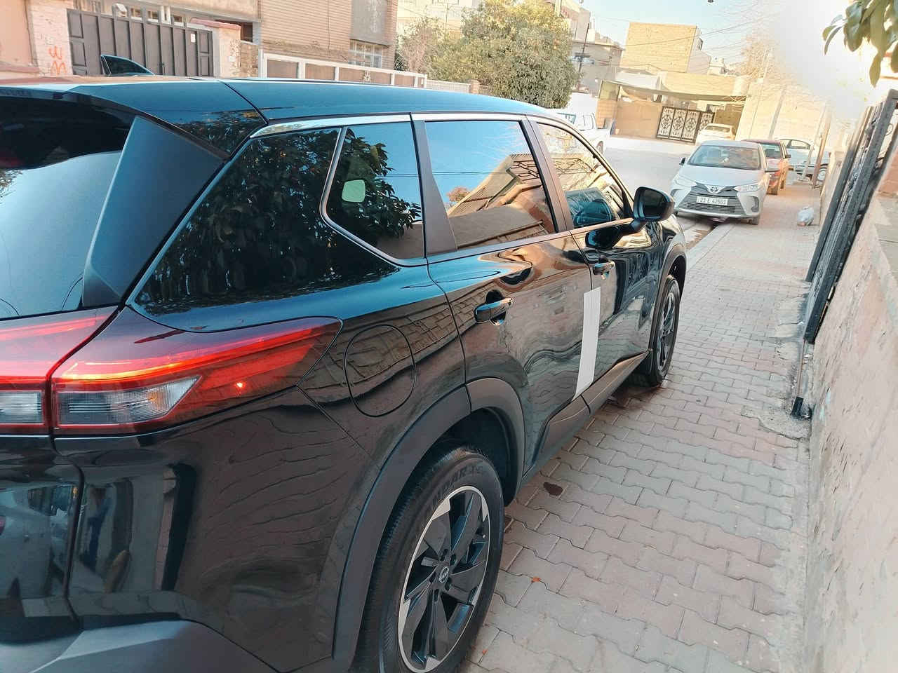 سلام عليكم اخوان للبيع نيسان روج موديل 2024 ماشي 18 الف مايل مواصفات SV سياره كلين بدون صبغ بدون دواخل بدون ارباك بدون تعديل بدون شخوط بدون رصعه سياره شرط بجم خلفي كبس سياره خير من الله بدون اي نواقص كولشي بيها شرط فحص صور حادث موجود داخل منشور مكاني كركوك سعر خابر تدلل ملاحظه سياره كاتي تترقم شمالي. ***********
