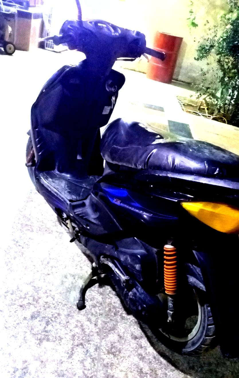 سكنز ( ياباني ) 140حاويه صارله شهر منزله من الحاويه جديده شرط كلها بلاديه مكانها كربلاء 
السعر مليون 
***********
