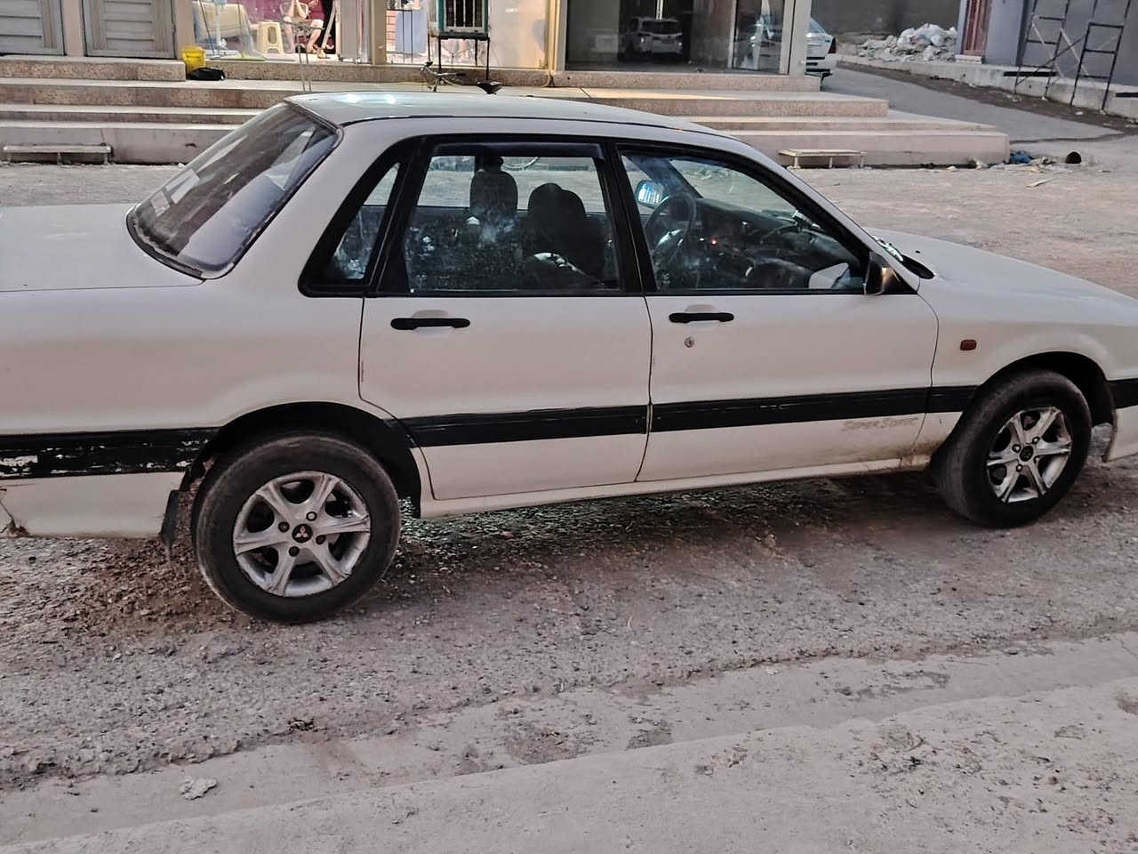 مستبوشي كلنت موديل 88
كيرتوماتيك تدفئه تبريد ثلج 
رقم نينوى انكليزي 
كير ومكينه شرط محرك 63
ويل كب شرعي موجود شرط التحويل سياره جاهزه(***********)
