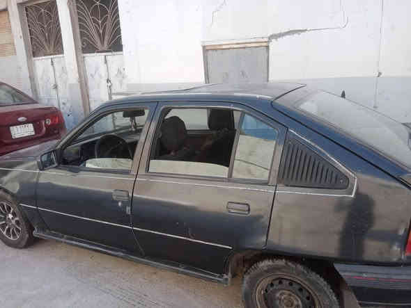 كاديت 91  سنويا خضره صاقطه 2019 مخصص رقم محرك صرف نفخ
كير جديد

وايرمنيه كلها شغاله فقط التدفئه يراد راديتر

باتري جديد قبل سبوع شديته

خيسان مابيها 

بريك APS

طخم زين 

تواير نص 

كابون بانزين 

وكاله خاصه من الشرعي 

 او تحويل 
السعر 15بي مجال

مكاني الهرمات *********** بي وتساب
