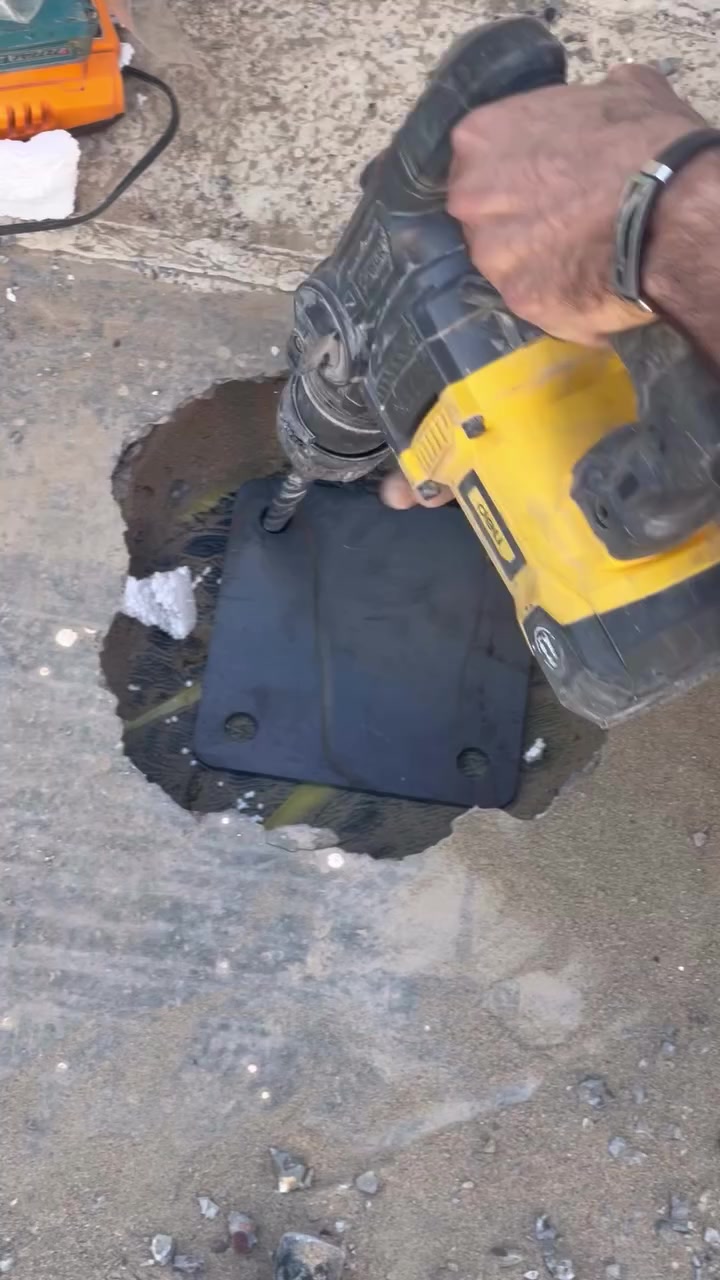 🔹 تنفيذ مدنية هياكل الطاقة الشمسية 🔹

نوفّر لكم خدمة عمل المدنية الخاصة بهياكل منظومات الطاقة الشمسية بطريقة هندسية متقنة.

✅ هذا النوع من العمل يُعتبر أفضل من الصبّات والتثبيت بالشتايكر
✅ يمنح الهيكل ثبات أعلى
✅ أمان أكثر على المدى الطويل
✅ تحمّل أفضل للظروف الجوية

شغل مضبوط ومواد مدروسة حتى نضمن أفضل نتيجة 👌

📞 للطلب والاستفسار:
المهندس غيث
***********
