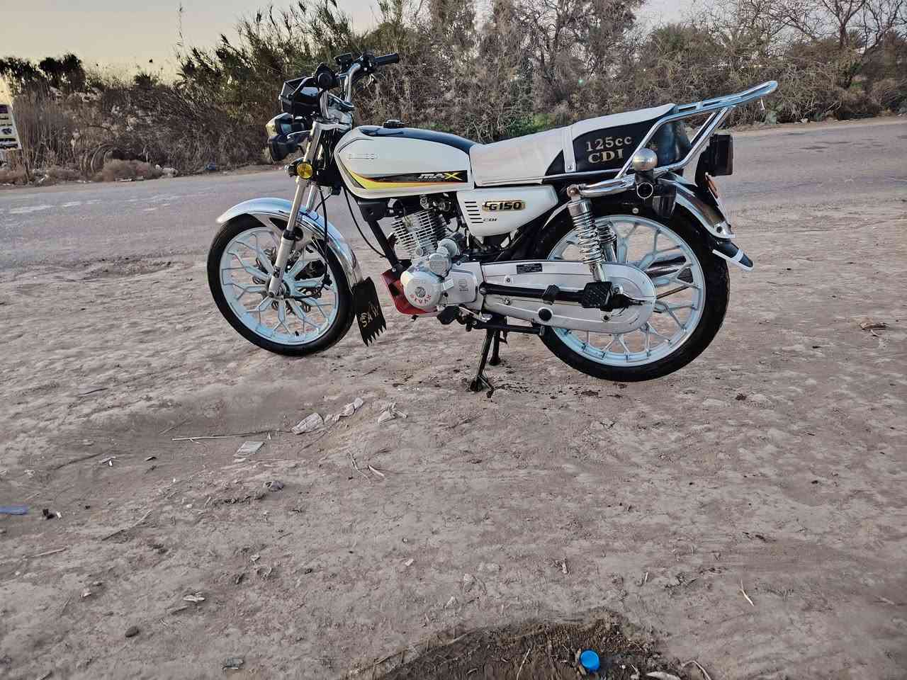 السلام عليكم دراجه للبيع سفانه 2024 مقفوله كفاله عامه اوراق كامله كهربائيات كلهاه محرك خير من الله ما مفتوح دراجه مال جناي ما بيها نقص بقد شعاره السعر 650 وبيها مجال بسيط حق الجيه والاستفسار على هذا الرقم***********
