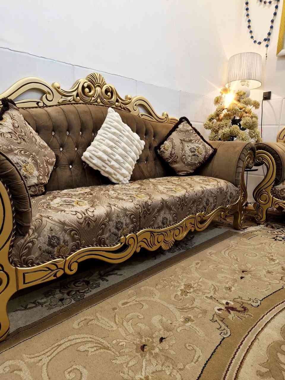 تخم ملكي10 مقاعد شغل درجة اولى الثقيل مع سيت طبلات وكوشات نضافته 100٪ العنوان الحرية للاستفسار خاص او الاتصال على الرقم ***********
