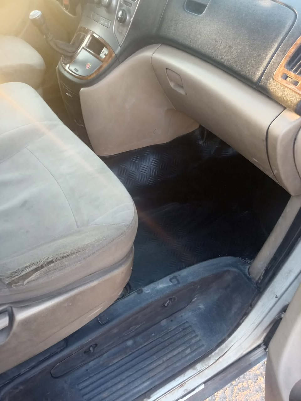 السلام عليكم سياره ستاريكس لبيع موديل 2011 رقم قادسيه دولي بسمي  السعر148 وبيه مجال العنوان بابل القاسم به خط حله قاسم ***********
