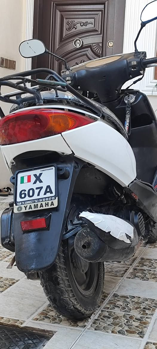 سلام عليكم
دراجه بريز ياباني 140
كهربائيات كلها شغاله 
شرط محرك بلادي 
دراجه نصيفه وحلوه 
سلف و هندر شغال 
بكل وقت 
السعر (650الف) و بيها مجال قليل
العنوان /كلار شيري نقيب
للاستفسار/***********
