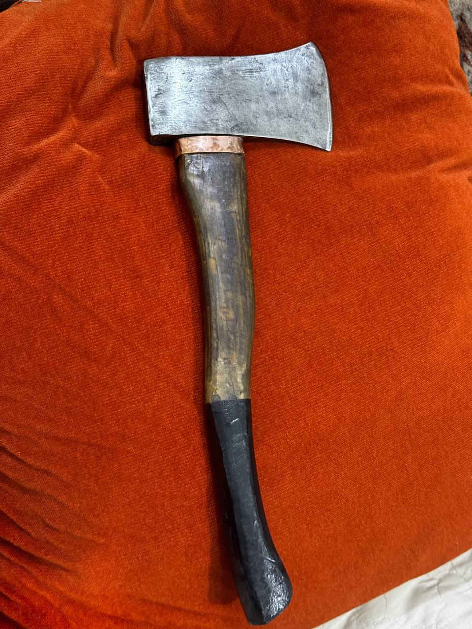 طبر قديم ديموند ابو الجوهرة مختوم نضيف طولة 45 سم
*********** بغداد
