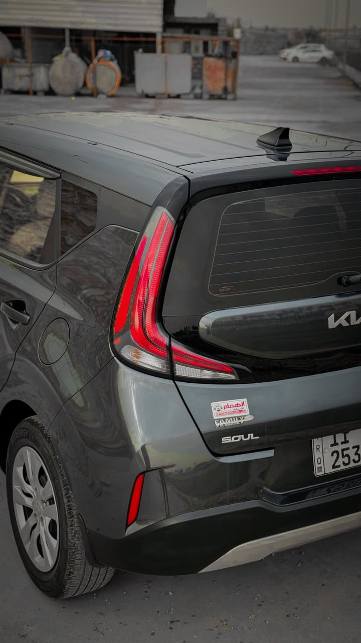 للبيع 
SOUL||2023🚘
كيا صول فئة S 
‼️الحادث
⚠️وارد أمريكي 
🔻رقم بغداد مميز باسمي 
🔻ماشي 35الف ميل
🔻رادار 
🔻درايف مود 
🔻تحديد مسار 
🔻توقف ذاتي 
🔻اوتو ستارت ستوب 
🔻كامرا خلفية 
🔻شاشه كاربلي اندرويد اوتو 
🔻ويل 16 تاير جديد 
🔻لايت ليد عالي ناصي
🔻داخل رصاصي 
🔻حادثها دعامية إماميه فقط بدون صبغ
السعر 173$ و بيها مجال 
للتواصل ***********
