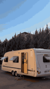 كرفان اوروبي فول  ٨متر  منفست  حمام تباغ سلاجه ستمي كرمي كبري دانشتن سعر١٣٠وه ره قه عنوان شقلاوه***********
