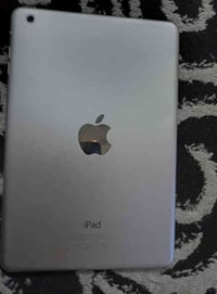 ايباد للبيع جديد مستخدم ذاكر 128  وقع مني وانكسر  والشراي بخدمته هذا ر...