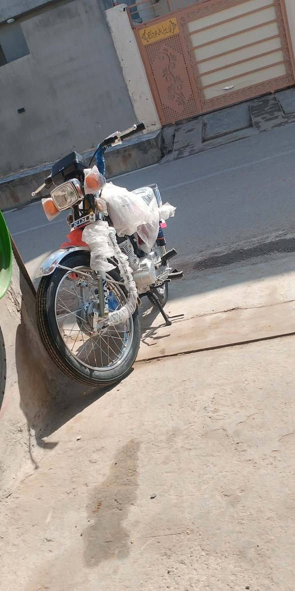 سلام عليكم اخر دراجه نامه 2026/سعر 750الف قفل عنوان ديالى قضاء قرة تبه حي النصر شارع العام قرب المستشفى الجديد موبايل ***********
