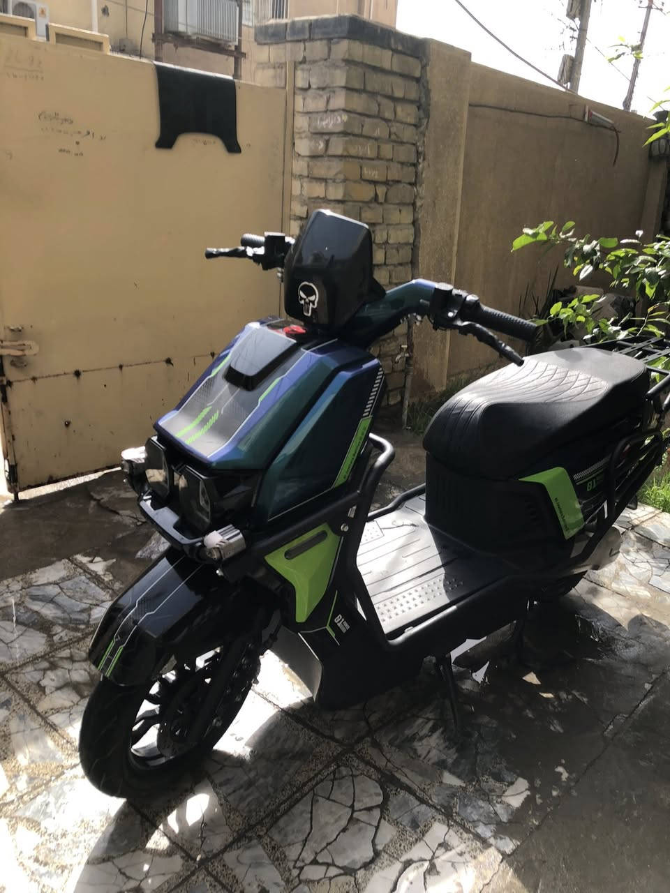 سلام عليكم دراجه شحن للبيع
الاسم دراجه اباجي مني 
دراجه تحتوي ع 
١.ست بطاريات الكبار /البطاريت كل شي مابيه ومفحوصات 
٢.سرعه الدراجه حقيقي ٨٠تمشي 
وداجه اي نقص مابيه 
٣.تاير الخلفي جديد 
٤.مبدل بطاريت ثنين وجديده والبقيه كلشي مابيه 
٥.دراجه بيه ضربه خفيفه لا حديد وبس 
السعر ٩٠٠الف وبيه مجال دراجه موديل ٢٠٢٥
مصار عندي ١٠تشهر وكل شي مابيه 
الرقم ***********/متوفر بس تصال
