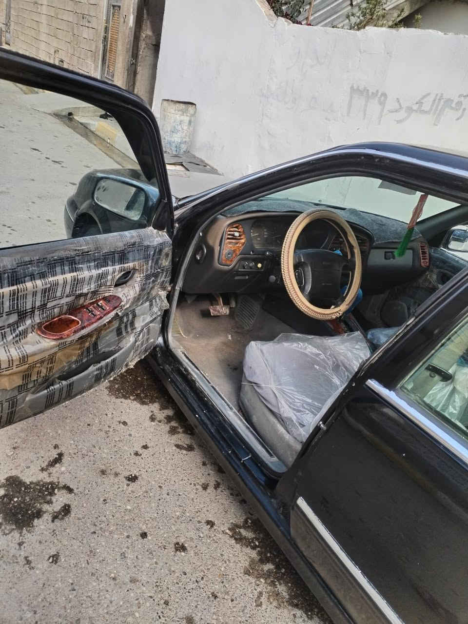 سلام عليكم برنس موديل 96البيع او مراوس كير محرك تخم تاير مناقصه شي بس الكنبريسر مال تبريد سعر 38تحويل مباشر سياره فول اوتو ماكو بيه شي اقسم بلله احله من صور مكفوله كفاله عامه لا ضربه ولا خويس ميشتغل كهرباء تواصل على رقم ***********
