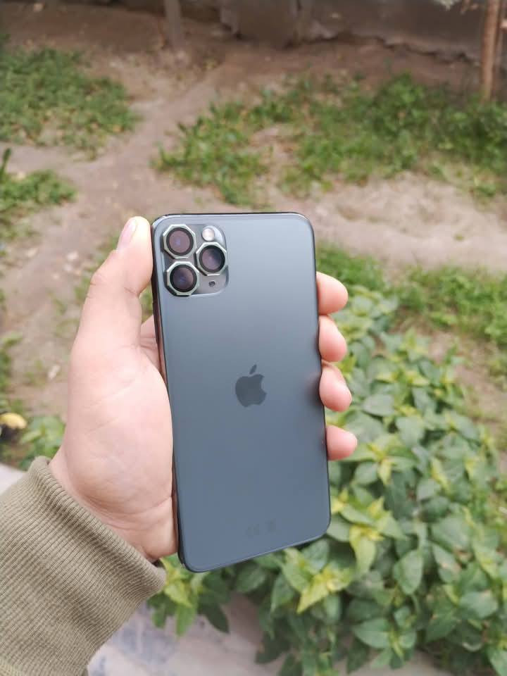 ايفون 11 برو ماكس نموذج m ذاكره 256 كارتونه مطابقه بطاريه 79 بلاد جهاز نظيف جدآ مبدل شاشه وكاله فقط السعر 300 وبيه مجال قليل مع ملحقاته
لاتصال ***********
