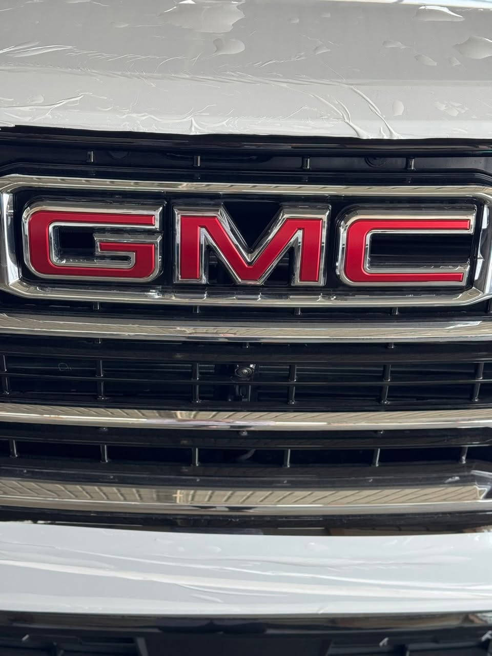 🧿معرض الملك لتجاره السيارات 🧿 

 🔥دخول جديد جي ام سي يوكن SLT الفيشين بلاك ادشن🔥

                 🔥موديل 2025 الاصدار الجديد🔥

🔹النوع : جي ام سي يوكن 
🔹الفئه : SLT الفيشين بلاك دشن الاصدار الجديد 
🔹فول كامل الموصفات   
 🔹موديل :2025
🔹بصمة تشغيل 
🔹تشغيل عن بعد 
🔹عداد الكتروني 
🔹شاشة كبيره 
🔹كامرات عداد 4
🔹ثلاجه 
🔹جلد 
🔹تبريد كشنات 
🔹تدفئه كشنات 
🔹رادارت 360 
🔹كرسي  رجاج
🔥🔥ضمان وكاله المنصور 🔥🔥
باقي الموصفات المعروفه SLT الفيشين 
مرقم كامل بغداد 

         🔥يوجد بيع وشراء وامراوس بجميع السيارات🔥

========================
للاستفسار اكثر عن تفاصيل السيارة يرجى مراسلة صفحتنا على فيس بوك او الاتصال بالمعرض  مباشرة عن طريق الارقام الخاصة بالمعرض :
***********
***********
العنوان 🚙_ بغداد _ النهضه _الفرع الثالث_ فرع المصرف
