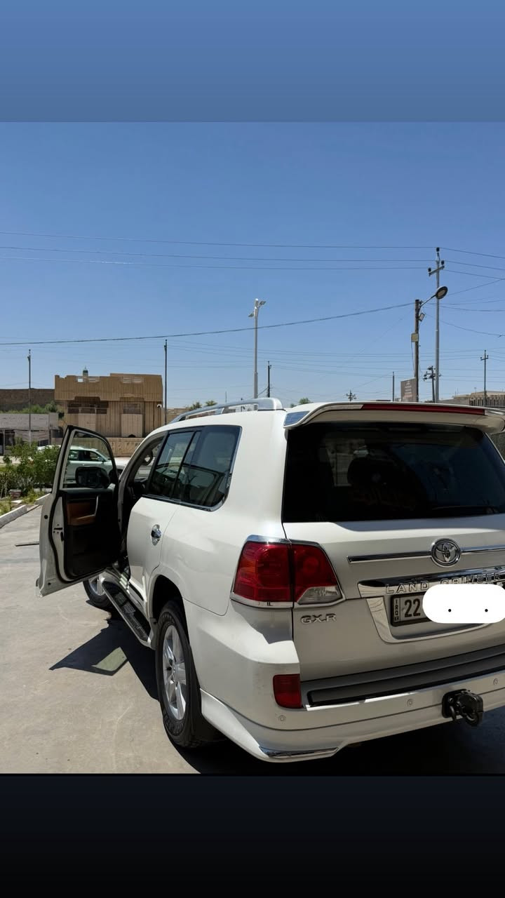 سلام عليكم  يالله للبيع  فقط.
لاندكروز موديل 2014  بريمير كفاااالة عااامةةةة 
سيارة جديده ونضيفه حيل
151 الف كيلو ماشيه حقيقي 
 
السياره جديدة جاهزة كل نقص مابيةة 
تخم تايرر جديدد 
 
 مواصفات سيارة 
شاشات خلفية
 كامرات 
كشنات جلد + كهرباء 
شاشة كبيره 
كامره خلفية دواره مع لاستيرن 
طفايةةة 
مري شفط 
اشاير مري 
زراك لايت
مري قلاب 
نضام ترحيب 
سلايت روف 
بصمة ابواب +بصمه تشغيل 
تبريد ثلاث قطع 
سبعه راكب 
داخل صاااج
مكينه( 6) سلندر  
حساسات امامي وخلفي 
سياره فوول مواصفات ومعروفة مواصفاته

‼️السعر 41,700$ سعرها 4 دفاتر و17ورقة وبيها مجال بسيط ‼️

📍مكان السياره الانبار فلوجة

📞رقم صاحب السيارة ***********
