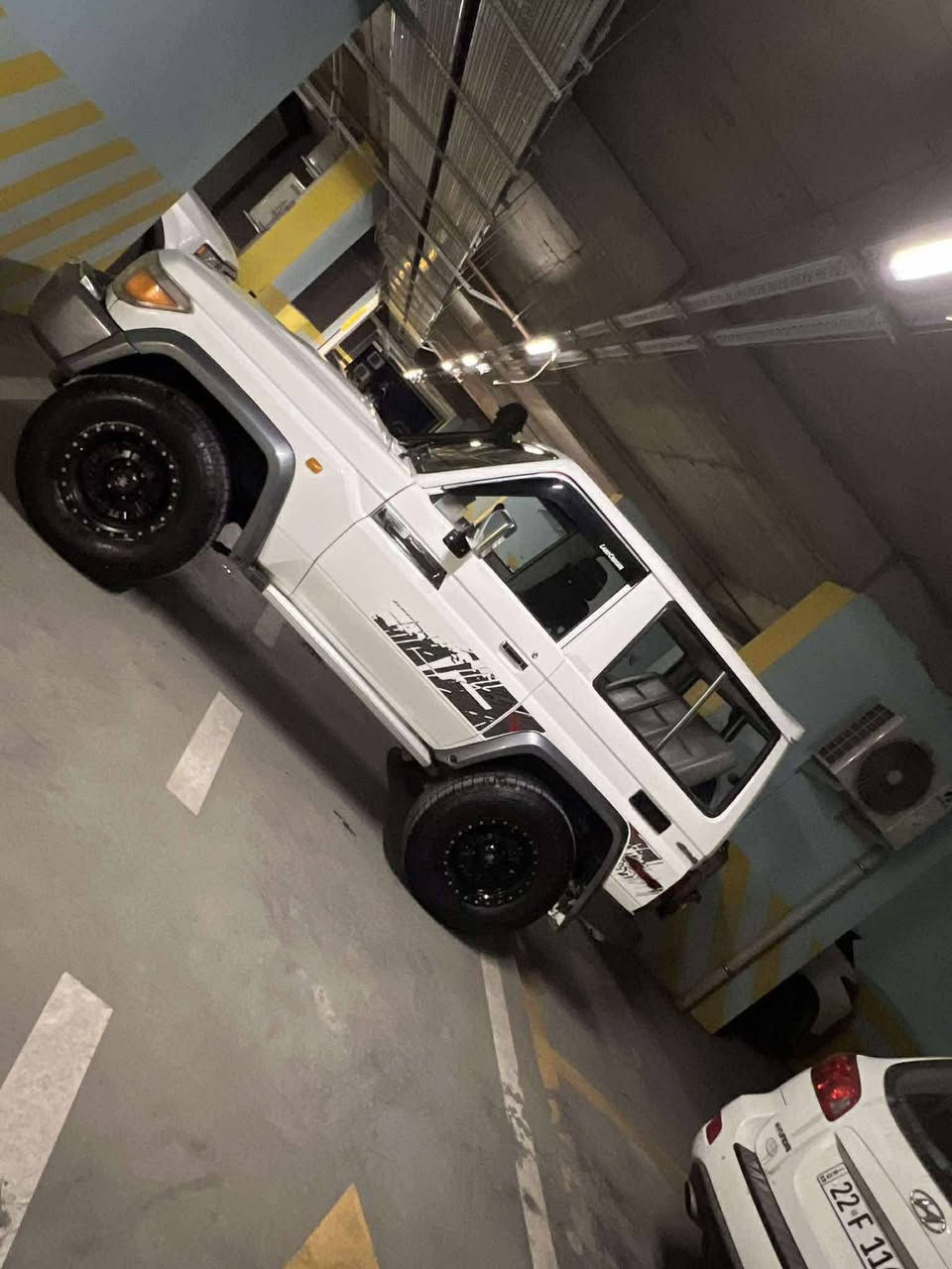 تويوتا لاندكروز رُبع موديل 1991 محدثة 2023 خارج 
السيارة معمرة تعمير درجة أولىٰ ومتعوب عليها 
محرك لگزز 8 سلندر نشاطها ما شاء الله صاروخ
السيارة صدر ويل تاير جبلي 4x4 دفلوك كله شرط 
رقم أربيل دولي السنوية ما ساقطة 
شرط الفحص والهزة وتحويل مباشر 
مكانها صلاح الدين قضاء الشرقاط 
الجاد في الشراء يراسلني واتساب او يتصل
هاتف :  ***********
