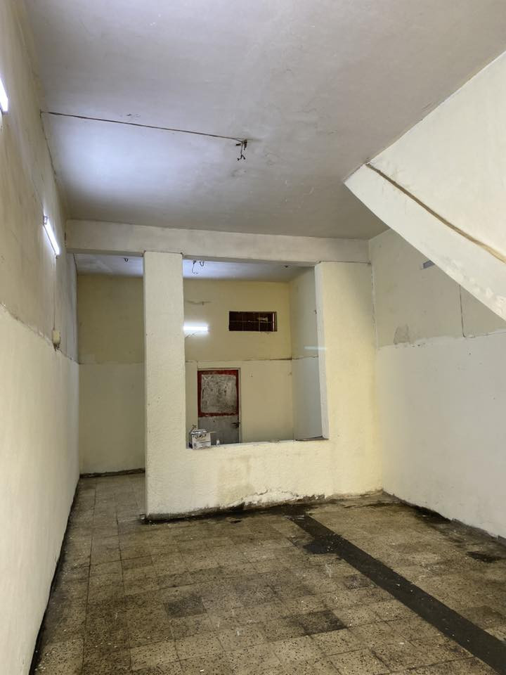 السلام عليكم
محل للأيجار موقعه علشارع كراج الاسدي مقابيل ابو عمر البنجرجي نظيف وكامل ومرتب من كل النواحي 
للأستفسار: ***********
