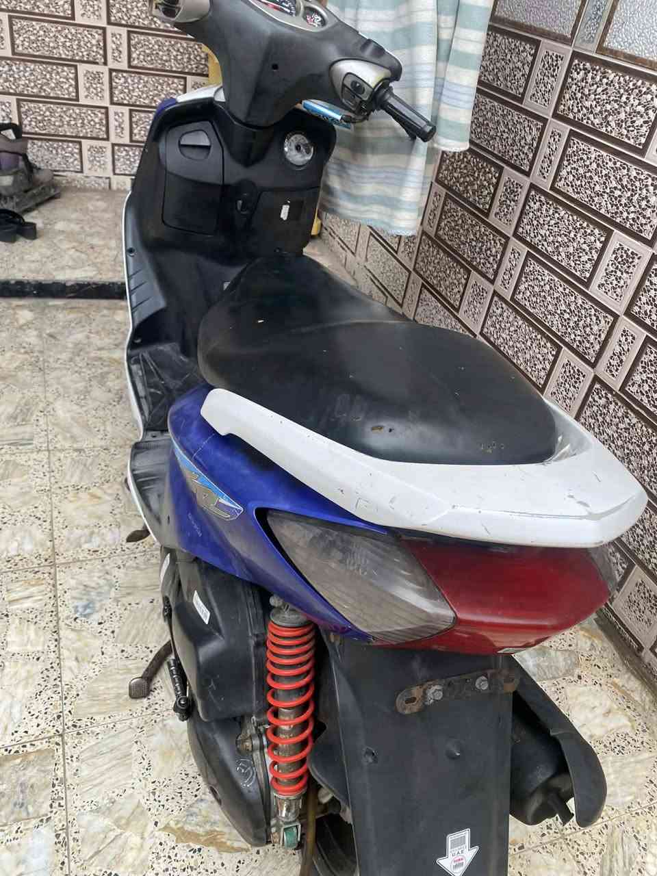 سلام عليكم دراجه سكنس نذيه الداجه زركه وبيضه كفرات مختمات بلاديه الدراجه حلوه كلش اشاير لايت عالي ناصي شغالات سلف هندر كاملات الدراجه منفزه موجود الدراجه كامله علا اخر حبايه المكان معامل حينصر السعر ٤٥٠مجال بصيط كلش متواجد خاص


**إذا كنت صاحب هذا الإعلان وتريد حذفه لأي سبب، رجاءا أرسل رسالة إلى الدعم الفني**